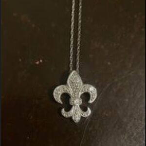 Fluer de lis necklace